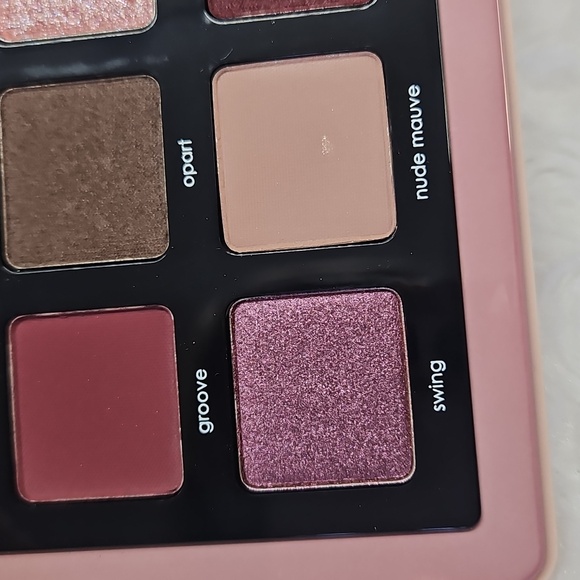 Never Used Natasha Denona Retro Eyeshadow Palette - Picture 5 of 11